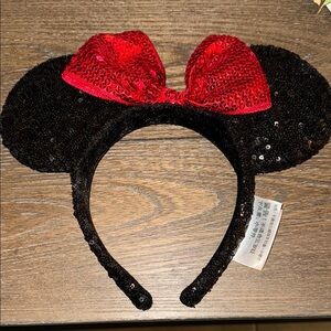 Disney parks traditional Minnie Mouse ears